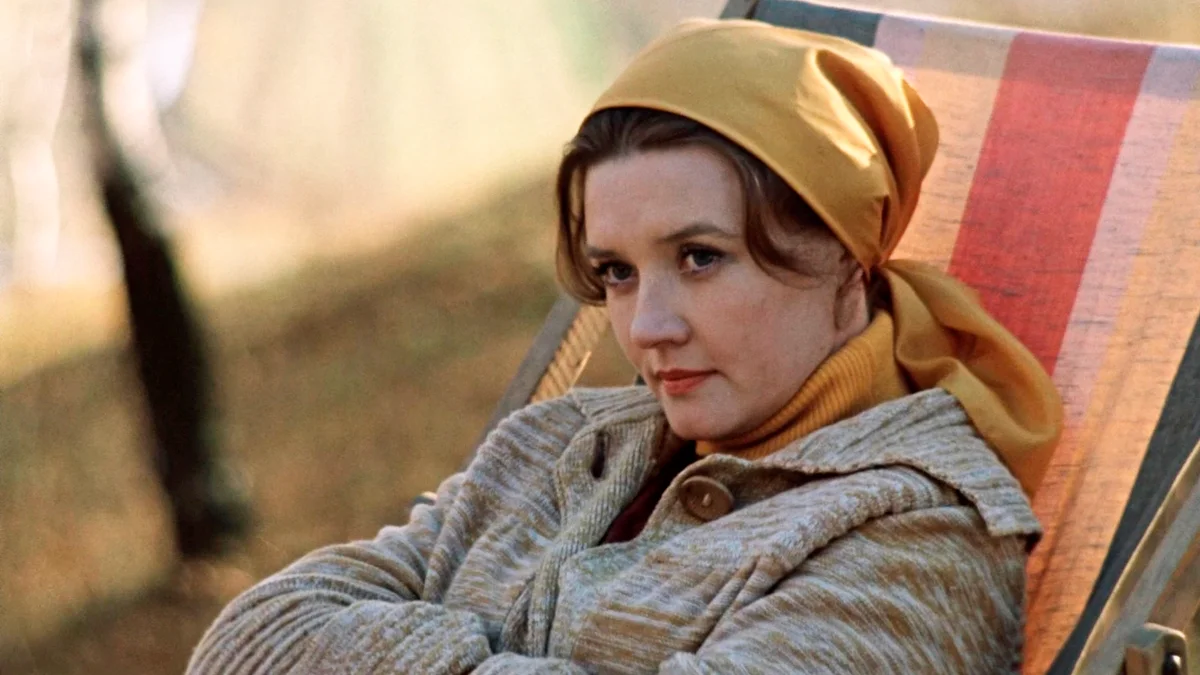 Новые европейские коллекции сезона 2020-2021 наполнены знакомыми образами советской эпохи. Какими, «Ключ-Медиа» разбирался с экспертом моды — владимирским стилистом Александрой Креар