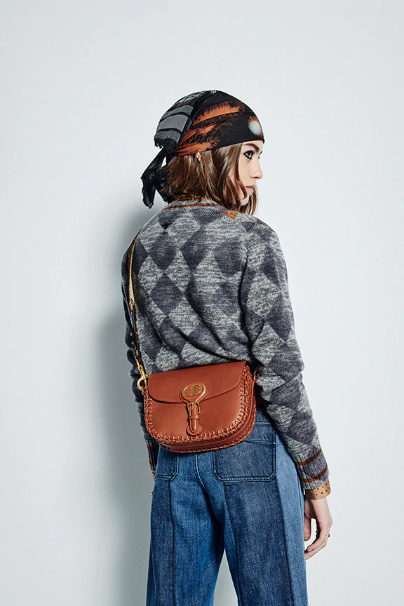 Новые европейские коллекции сезона 2020-2021 наполнены знакомыми образами советской эпохи. Какими, «Ключ-Медиа» разбирался с экспертом моды — владимирским стилистом Александрой Креар