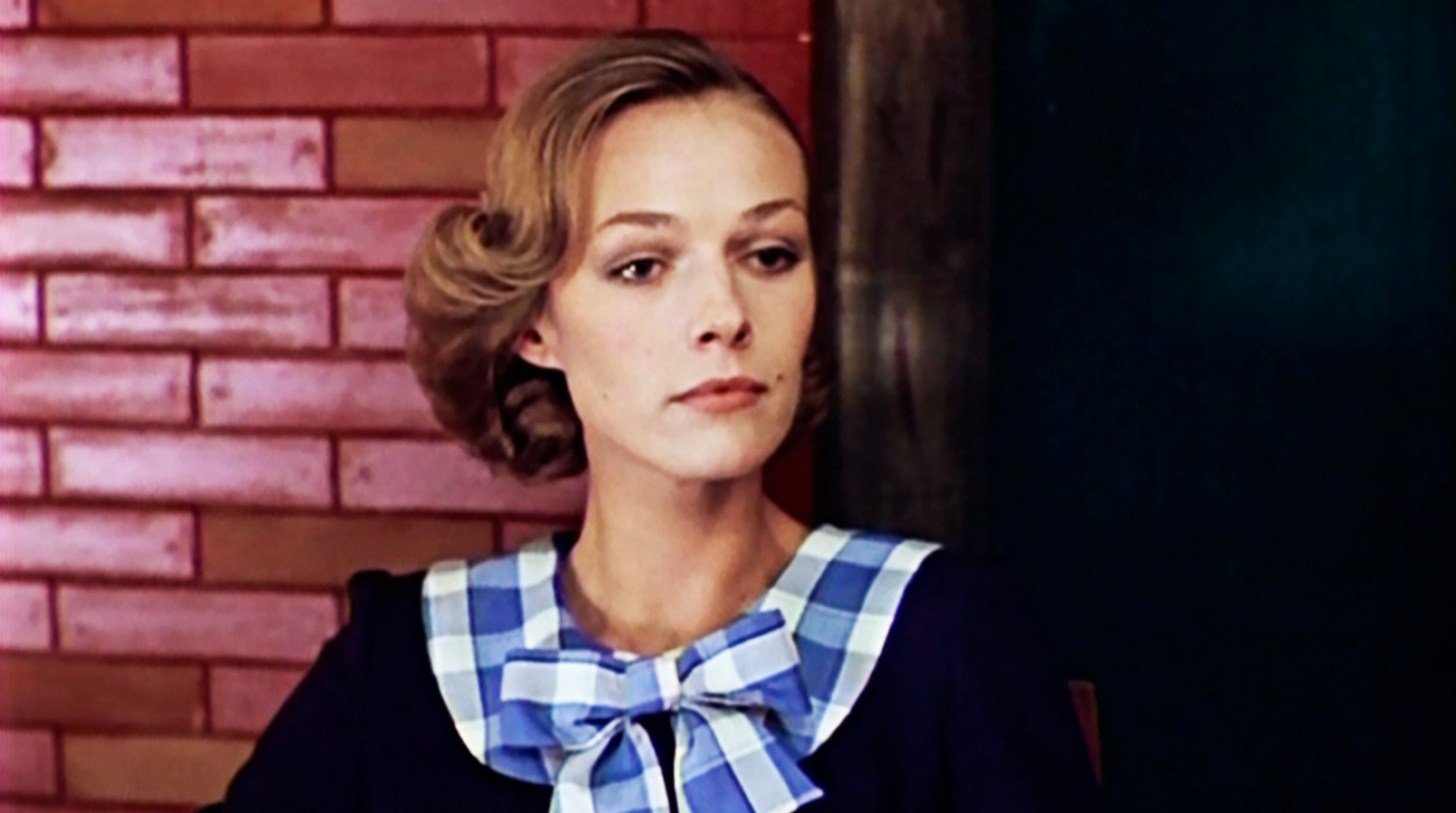 Новые европейские коллекции сезона 2020-2021 наполнены знакомыми образами советской эпохи. Какими, «Ключ-Медиа» разбирался с экспертом моды — владимирским стилистом Александрой Креар