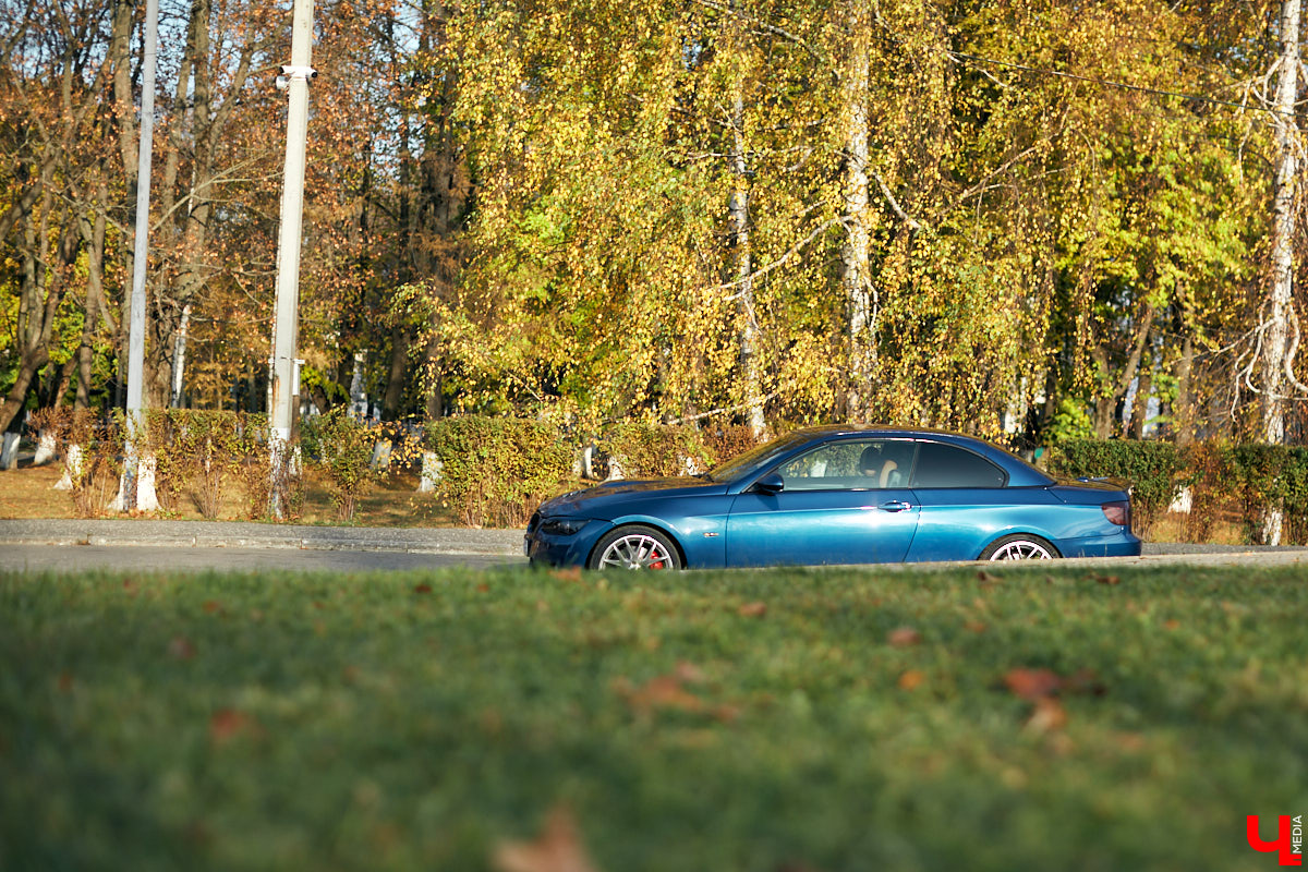 Роман Ардыкуца презентовал «Ключ-Медиа» BMW 335 и Mercedes SLK 350. Покатались с ним по городу на спорткарах (это было очень волнительно) и узнали все об автомобилях, которым владимирский юрист дал имена российских писателей