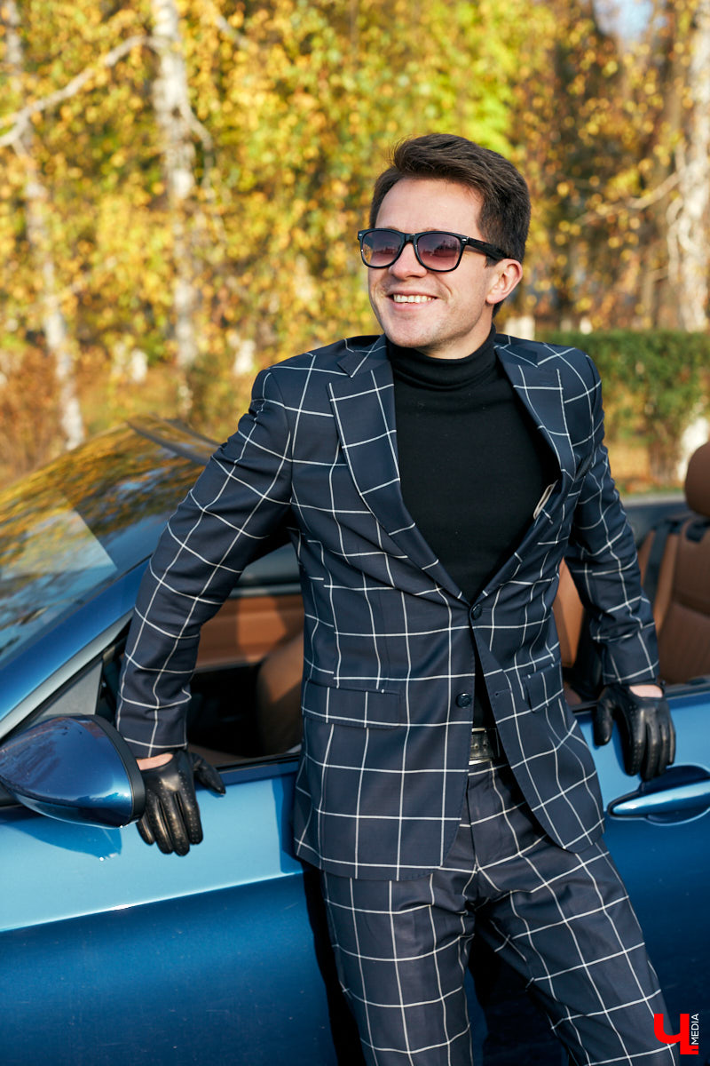 Роман Ардыкуца презентовал «Ключ-Медиа» BMW 335 и Mercedes SLK 350. Покатались с ним по городу на спорткарах (это было очень волнительно) и узнали все об автомобилях, которым владимирский юрист дал имена российских писателей