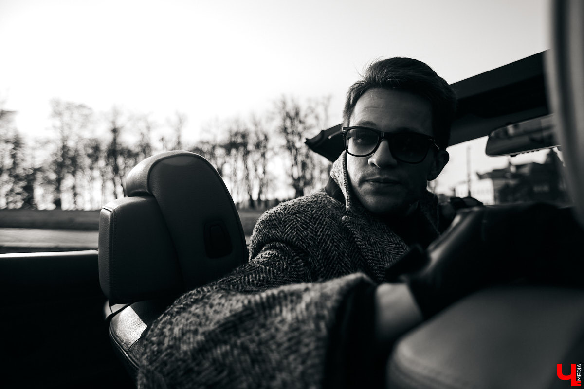 Роман Ардыкуца презентовал «Ключ-Медиа» BMW 335 и Mercedes SLK 350. Покатались с ним по городу на спорткарах (это было очень волнительно) и узнали все об автомобилях, которым владимирский юрист дал имена российских писателей