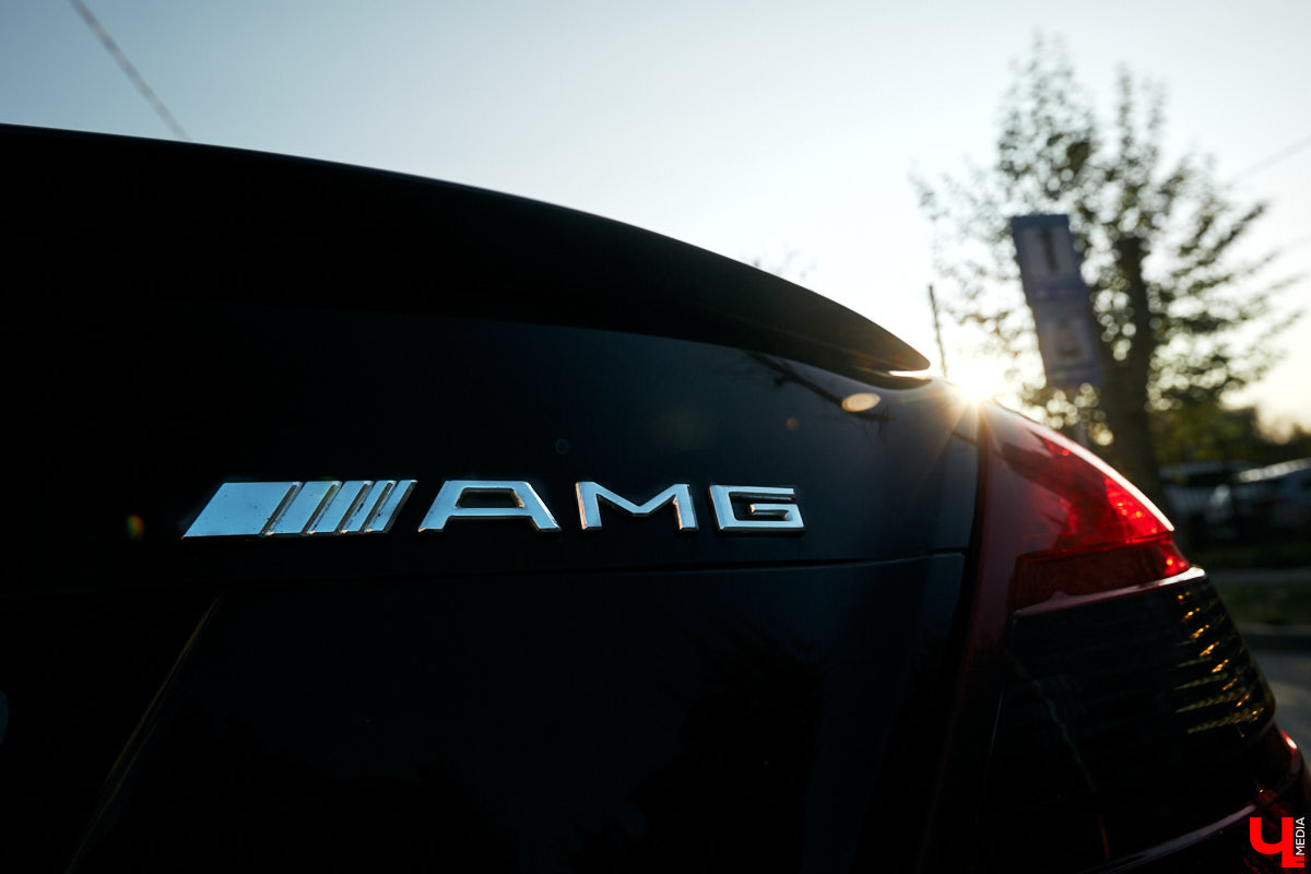 Роман Ардыкуца презентовал «Ключ-Медиа» BMW 335 и Mercedes SLK 350. Покатались с ним по городу на спорткарах (это было очень волнительно) и узнали все об автомобилях, которым владимирский юрист дал имена российских писателей