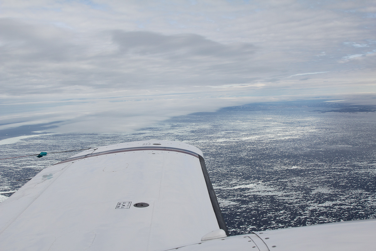 Основное занятие Вадима Кузьмина – строительство бассейнов. Но призвание – покорять небо. На счету отважного авиатора множество полетов. И каждый – это маленькое приключение. Но есть один, пожалуй, самый масштабный и интересный - полет через Атлантику на двухмоторном самолете