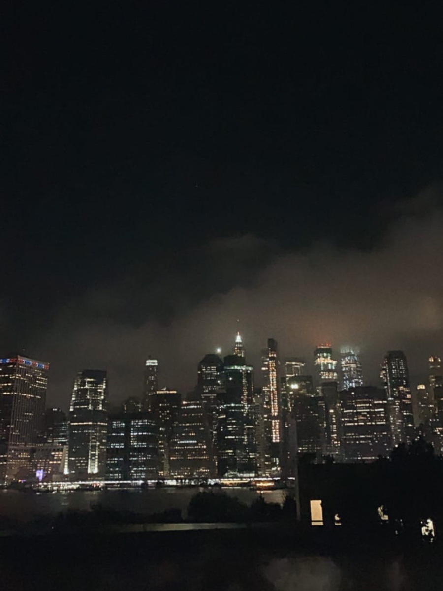 Бывшая студентка владимирского факультета иностранных языков спонтанно купила билеты и улетела в Нью-Йорк, где живет уже около трех лет. Расспрашиваем девушку, насколько реально приехать в чужую страну без денег и найти работу по душе