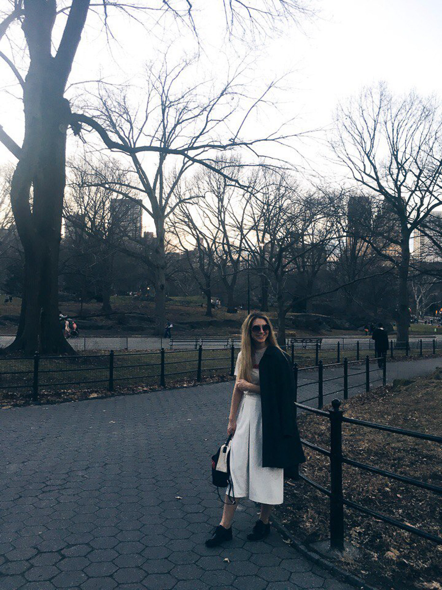 Бывшая студентка владимирского факультета иностранных языков спонтанно купила билеты и улетела в Нью-Йорк, где живет уже около трех лет. Расспрашиваем девушку, насколько реально приехать в чужую страну без денег и найти работу по душе