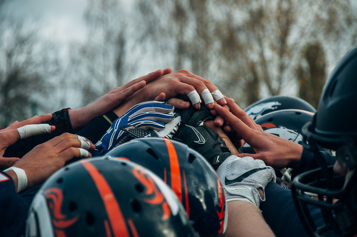 Регбийный клуб «Торпедо - Владимир» объединился с американскими футболистами «Vladimir Mustangs», вместе спортсмены планируют продвигать региональный спорт и собрать студенческие команды
