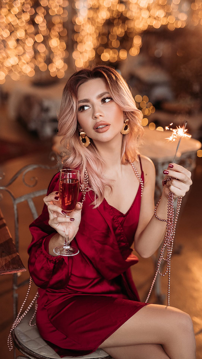 Туториал для скромных. Муромский фотограф и модель Лиза Исаева делится историей, в которой видеоуроки на Youtube сначала помогли сделать красивые аватарки, а потом обеспечили классную работу