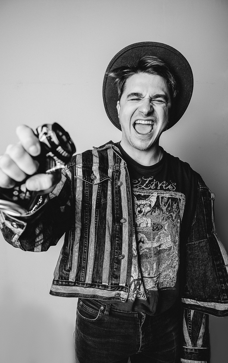 Туториал для скромных. Муромский фотограф и модель Лиза Исаева делится историей, в которой видеоуроки на Youtube сначала помогли сделать красивые аватарки, а потом обеспечили классную работу