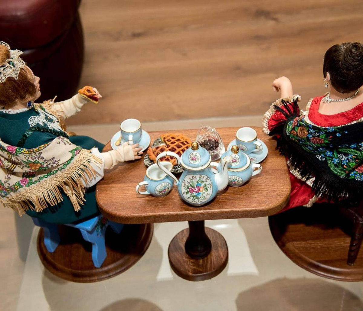 Мастерица Оксана Трей создала коллекцию кукол по мотивам фильма «Женитьба Бальзаминова»