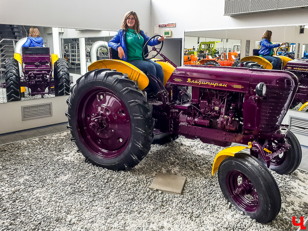 Сталкер Сергей Рут побывал в заброшенных цехах ВТЗ. Как выглядит предприятие сегодня и каким оно было на пике своей славы?