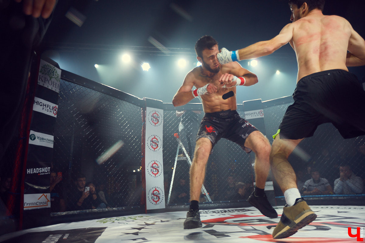 Шоу не для слабонервных. Владимирские блогеры «ПуляTV» устроили в Art Hall бои на голых кулаках!