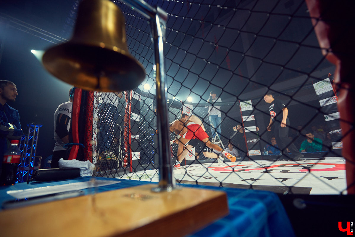 Шоу не для слабонервных. Владимирские блогеры «ПуляTV» устроили в Art Hall бои на голых кулаках!