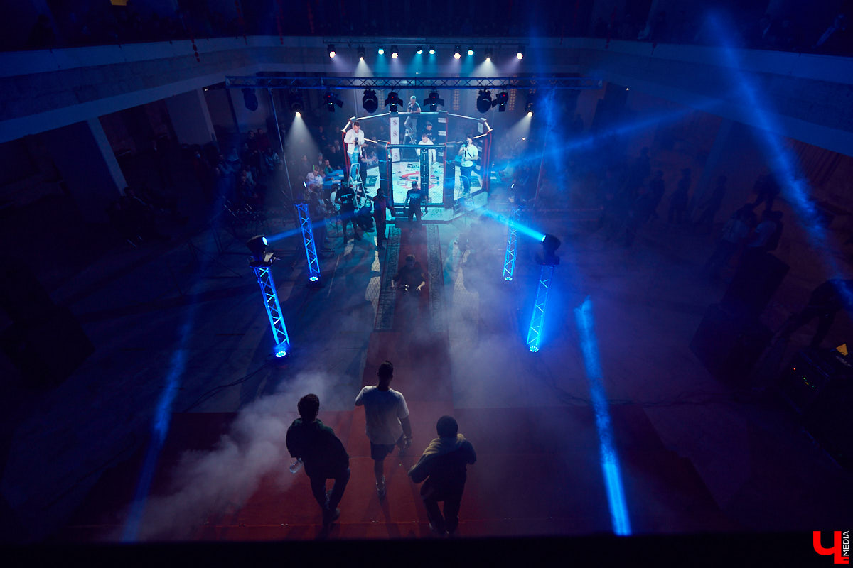 Шоу не для слабонервных. Владимирские блогеры «ПуляTV» устроили в Art Hall бои на голых кулаках!