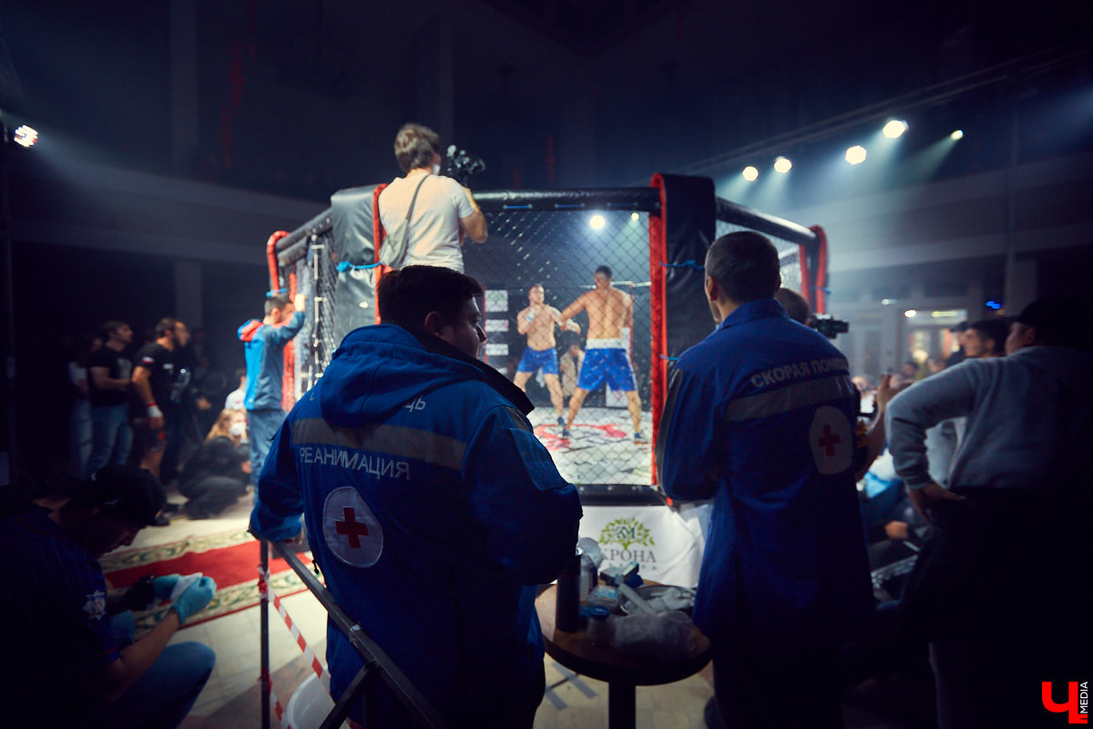 Шоу не для слабонервных. Владимирские блогеры «ПуляTV» устроили в Art Hall бои на голых кулаках!