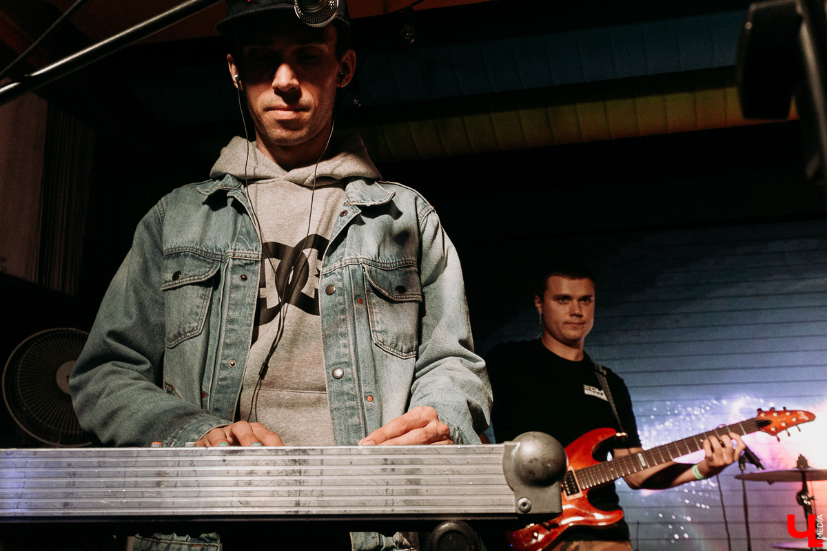 На новом альбоме «Гудтаймс» появился второй по счету фит с Петром Мухаевым, вокалистом «Шести Пяток». Узнаем у владимирского музыканта, будут ли в скором времени другие интересные релизы