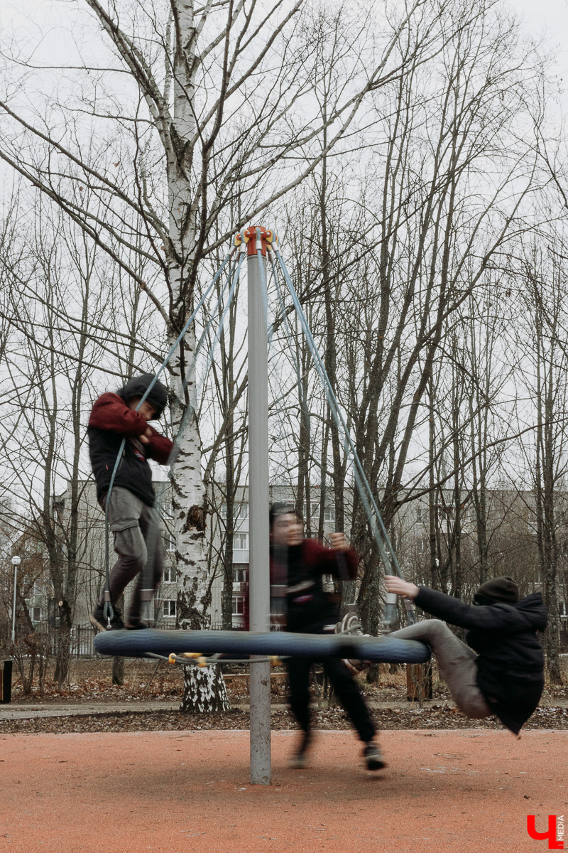 Парк «Добросельский» преобразился, а на улице Соколова-Соколенка появилась пешеходная зона - одни плюсы. А минусы-то есть?