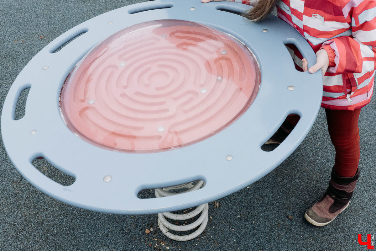 Парк «Добросельский» преобразился, а на улице Соколова-Соколенка появилась пешеходная зона - одни плюсы. А минусы-то есть?