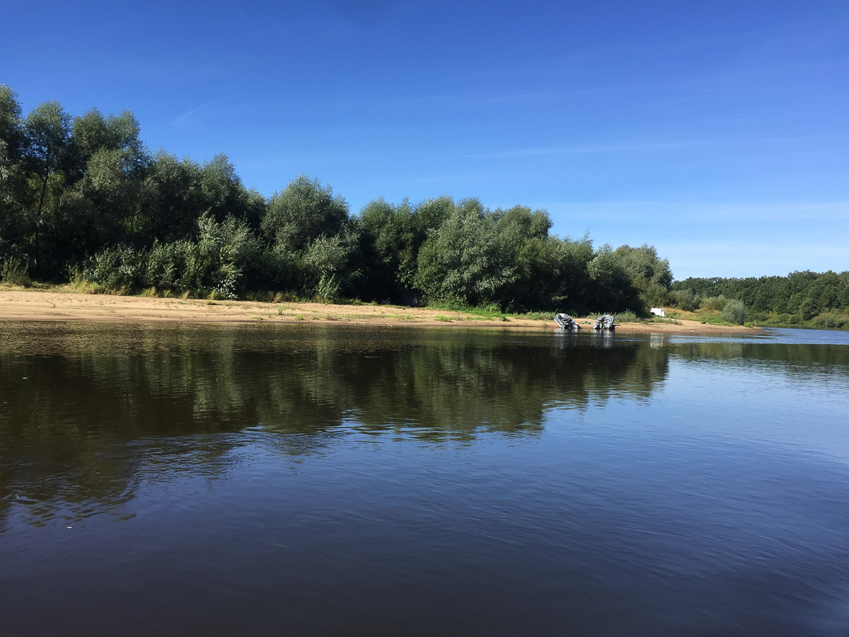 Яхтсмены из Владимира отправились в Нижний Новгород на парусном катамаране по Клязьме и Оке, а на обратном пути едва не лишились катамарана возле Дзержинска
