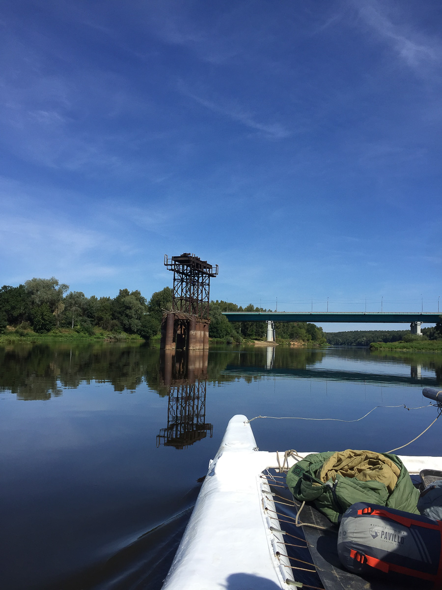 Яхтсмены из Владимира отправились в Нижний Новгород на парусном катамаране по Клязьме и Оке, а на обратном пути едва не лишились катамарана возле Дзержинска
