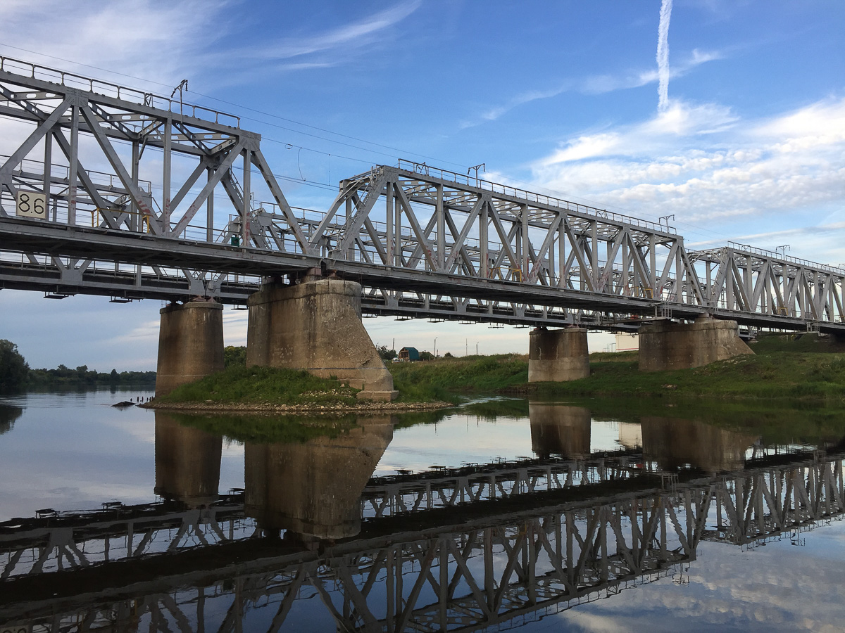 Яхтсмены из Владимира отправились в Нижний Новгород на парусном катамаране по Клязьме и Оке, а на обратном пути едва не лишились катамарана возле Дзержинска