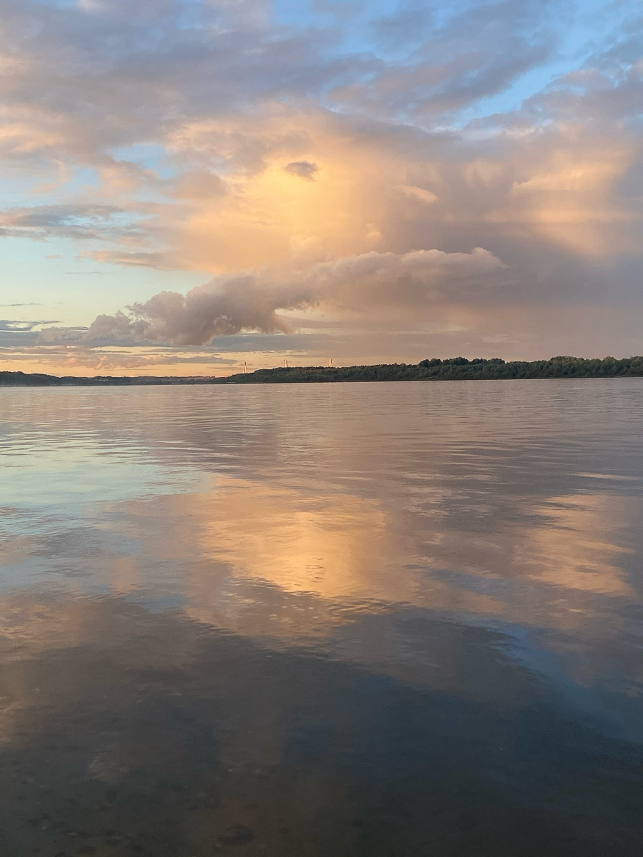 Живем как в Париже, только крыши чуть ниже. Погружаемся в провинциальный визуал, которым заведуют молодые ребята из Мурома