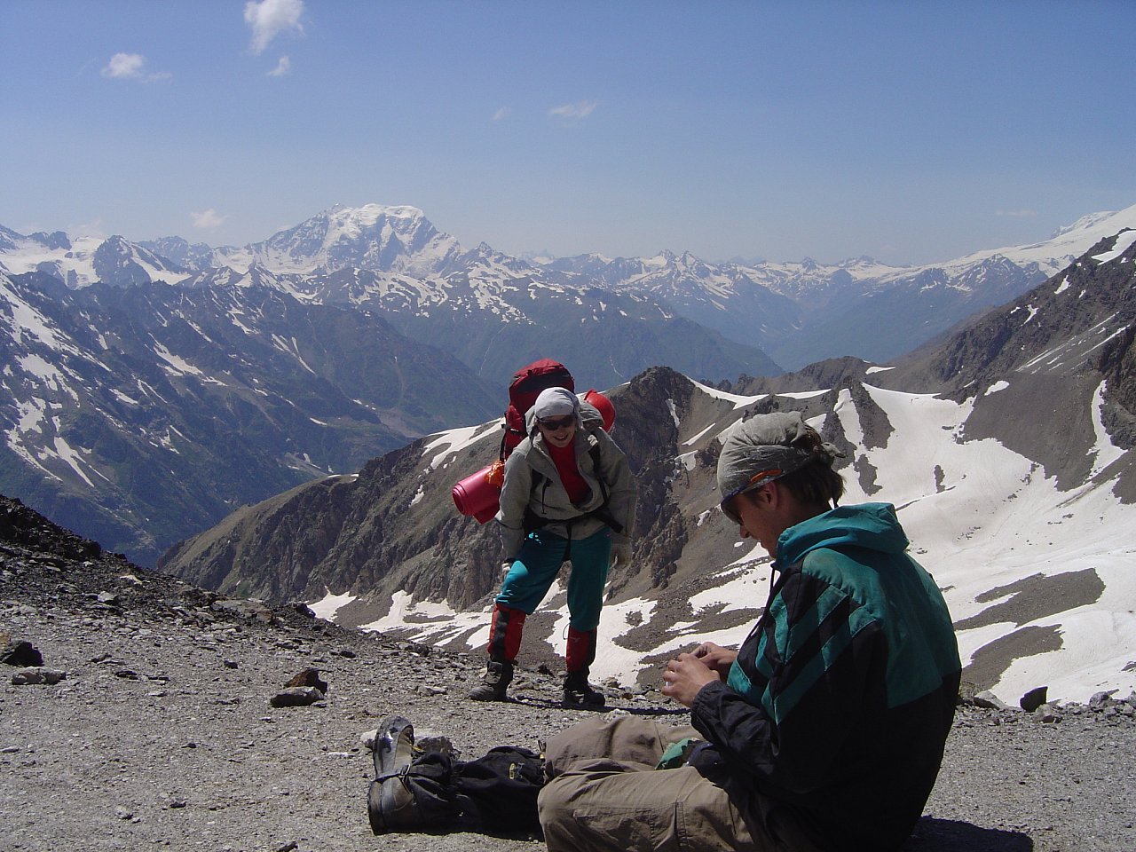 Сергей Кузнецов - турист со стажем более 20 лет. Он впервые поднялся в горы, а это были Хибины, в 13 и до сих пор покоряет вершины