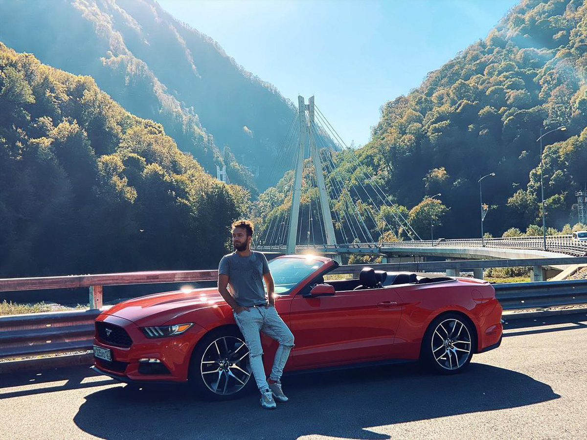 Внезапный отпуск фотографа Андрея Николаева: “Мустанг”, Сочи и свобода. Разбираемся, как отвлечься от суеты, чтобы устроить себе идеальный трехдневный вояж