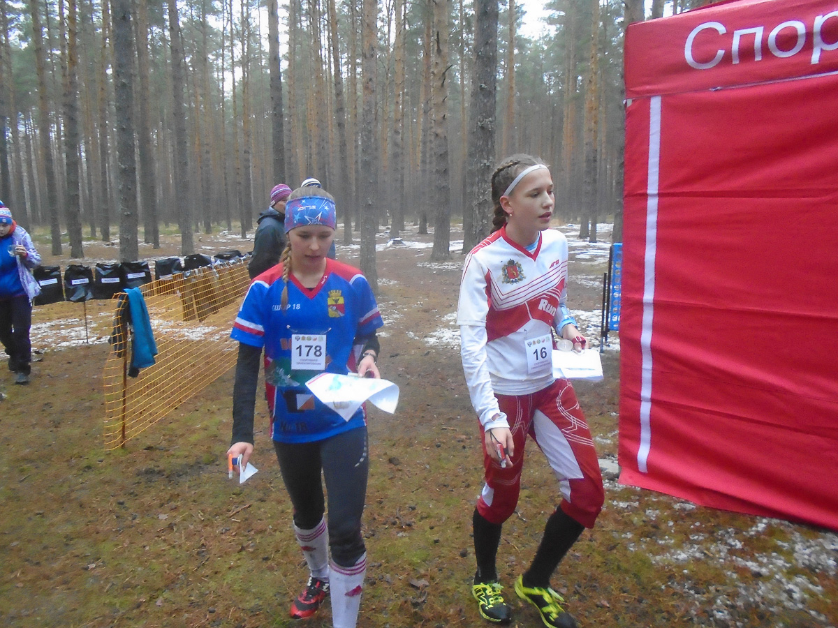 Молодежная региональная сборная по спортивному ориентированию сумела приятно удивить на Первенстве России, завоевав девять медалей, четыре из которых — «золотые». О том, как ковалась победа и какие еще результаты были достигнуты за минувший год, спортсмены и их тренеры рассказали сами