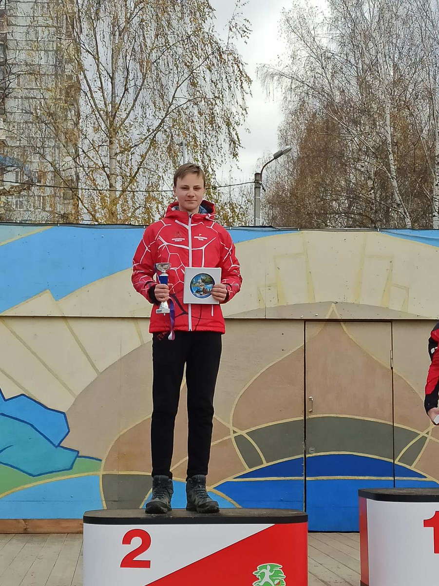 Молодежная региональная сборная по спортивному ориентированию сумела приятно удивить на Первенстве России, завоевав девять медалей, четыре из которых — «золотые». О том, как ковалась победа и какие еще результаты были достигнуты за минувший год, спортсмены и их тренеры рассказали сами