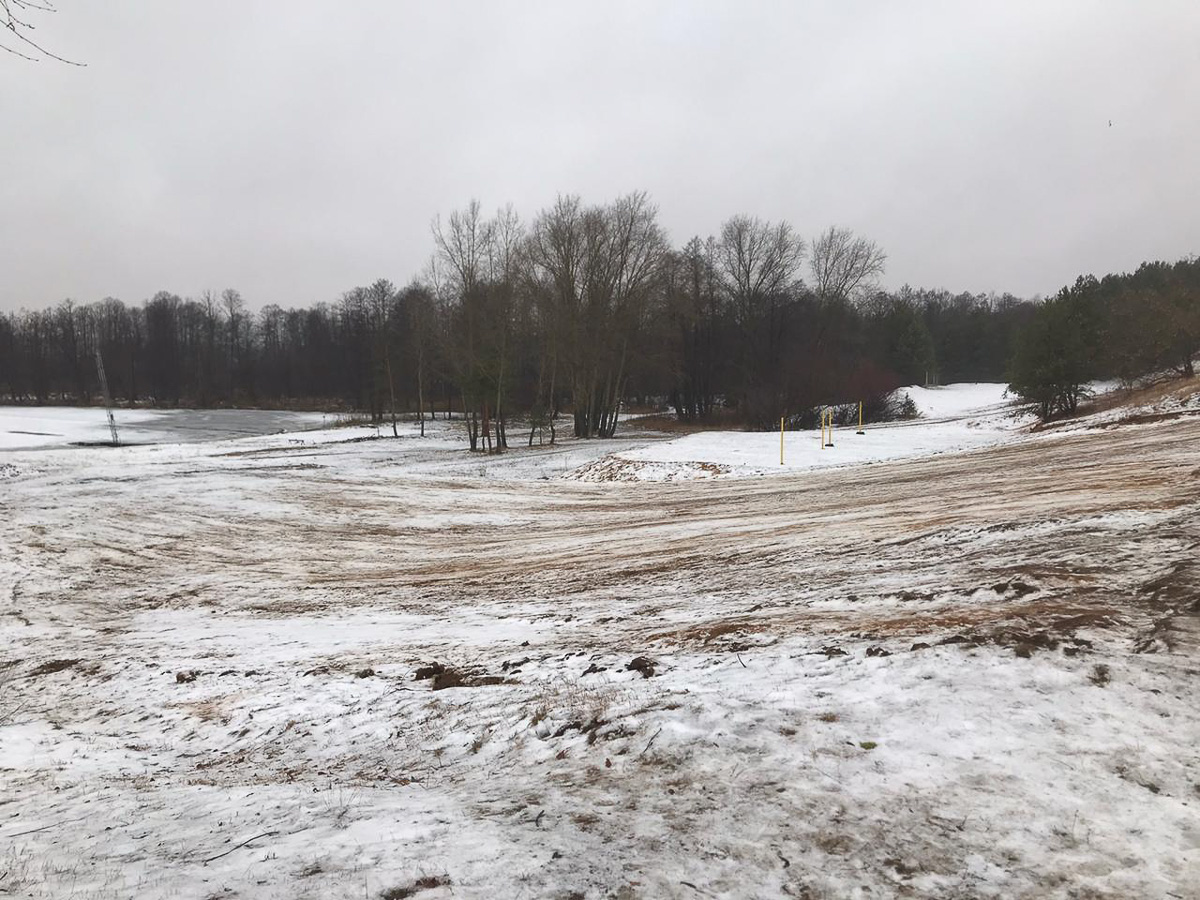 Возможно, уже этой зимой привычная горка для ватрушек в Загородном парке преобразится. Знакомимся с концептом сноу-парка, который сможет работать до ночи!