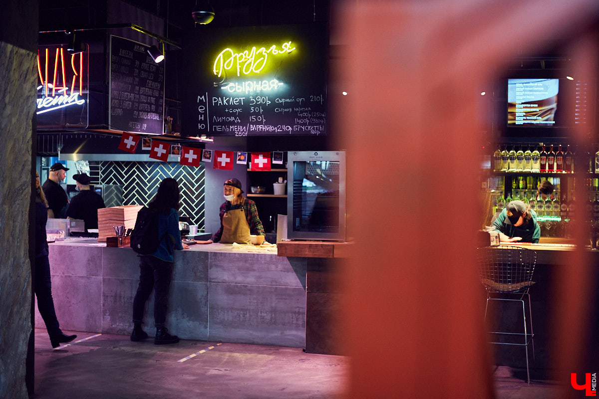 Кулинарные стартапы Владимира нашли место под крышей. Теперь кафешки из дворика в центре города уютно гнездятся в новой локации