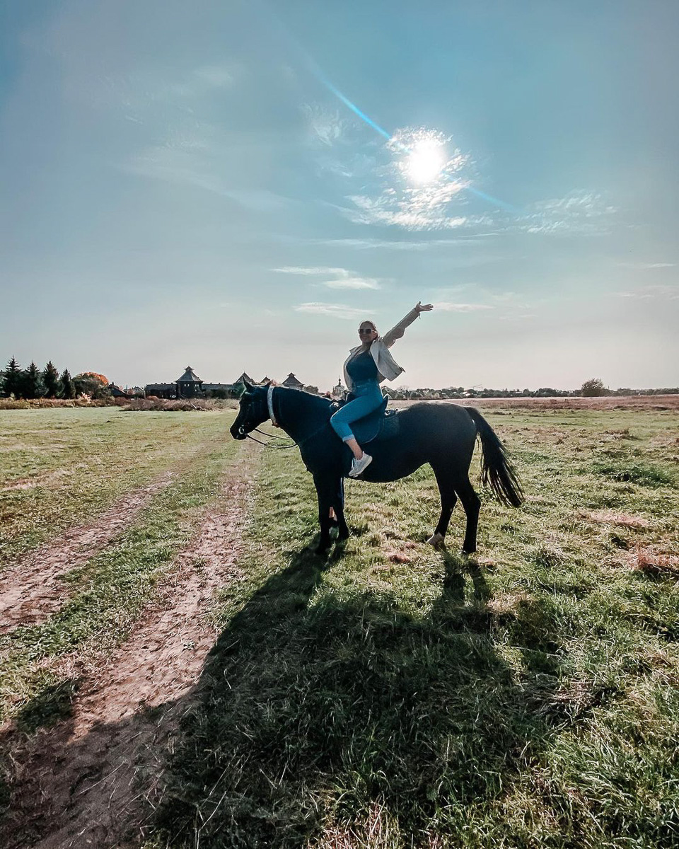 Принц на белом коне, амазонки, аристократки и прекрасные лошади в нашей новой Instagram-подборке