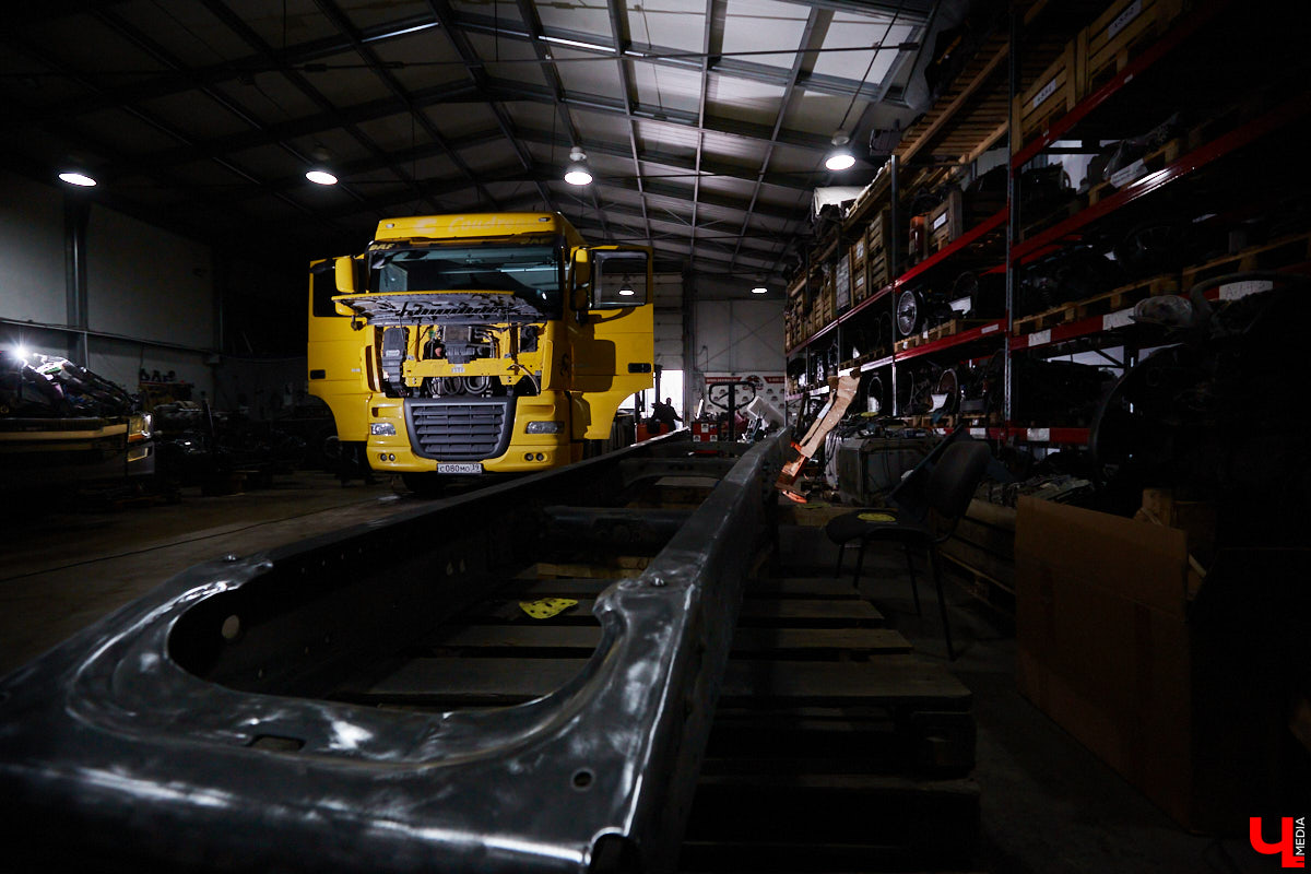 Настоящий мужской блог, в котором серьезные парни работают с огромными автомобилями за 10 миллионов рублей