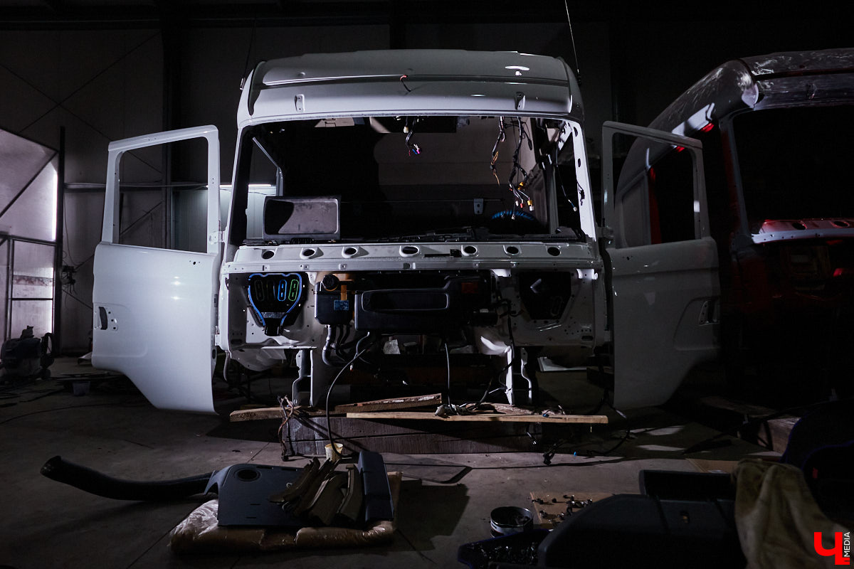 Настоящий мужской блог, в котором серьезные парни работают с огромными автомобилями за 10 миллионов рублей