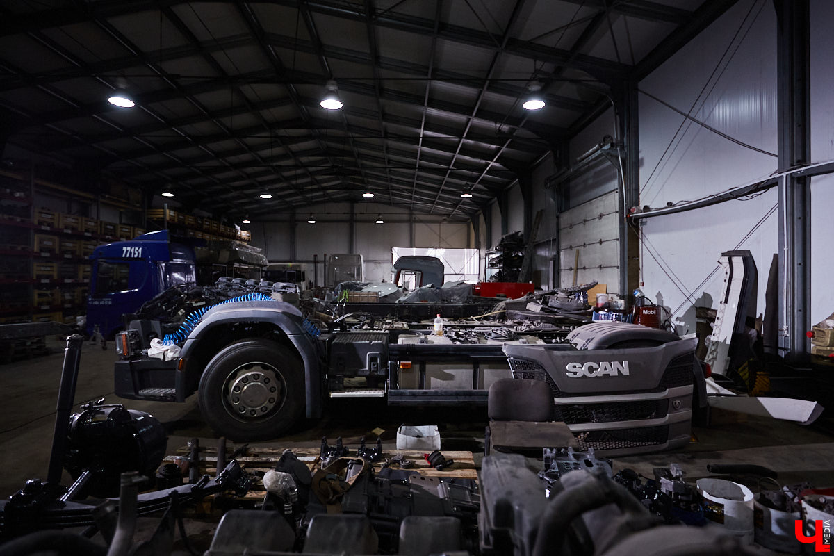 Настоящий мужской блог, в котором серьезные парни работают с огромными автомобилями за 10 миллионов рублей