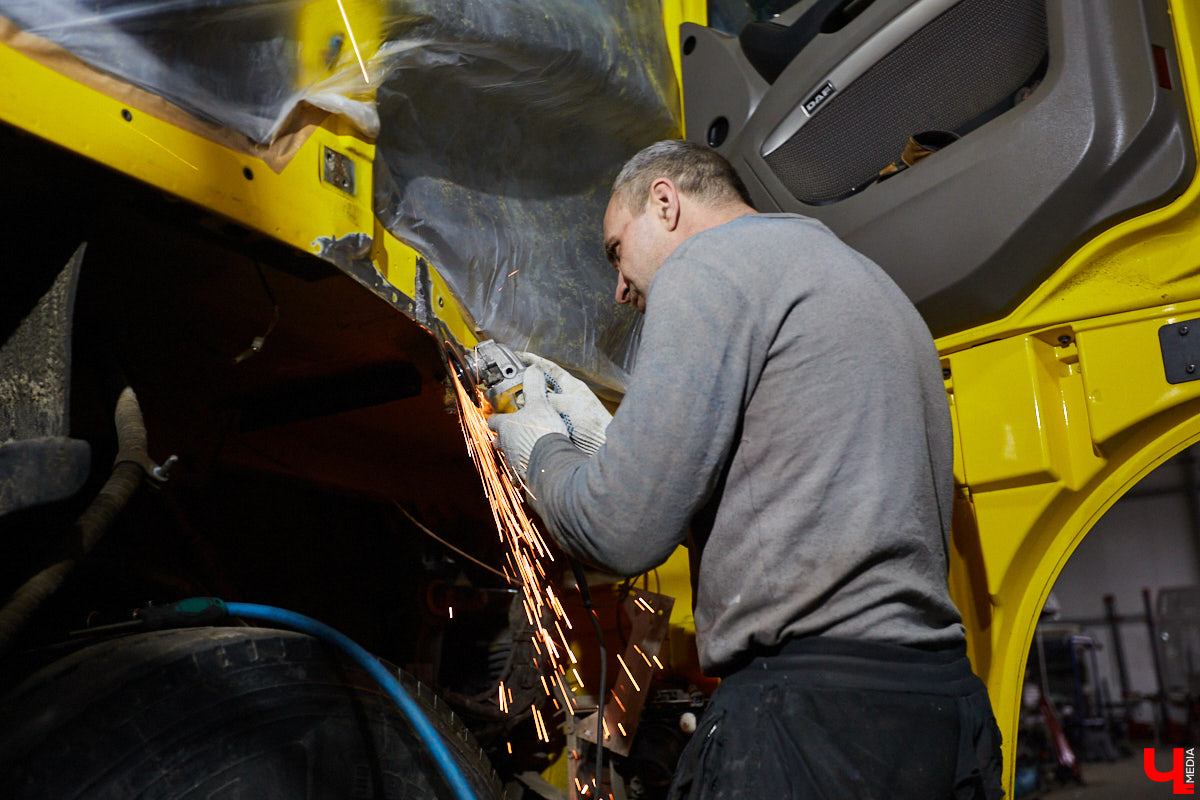 Настоящий мужской блог, в котором серьезные парни работают с огромными автомобилями за 10 миллионов рублей