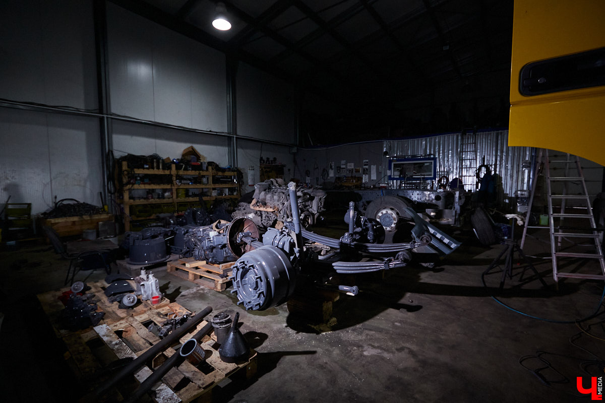 Настоящий мужской блог, в котором серьезные парни работают с огромными автомобилями за 10 миллионов рублей