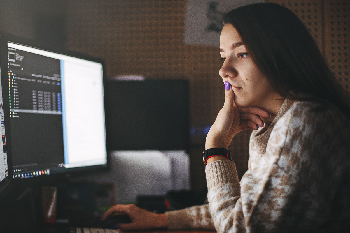 Эти девушки хотя бы раз в жизни, но сталкивались с ошибочными стереотипами, когда упорно выбирали свой профессиональный путь в технической сфере