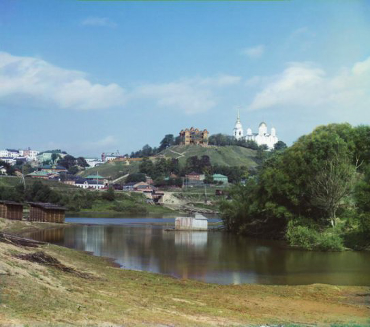 Летне-Перевозинская - улица в старой части Владимира. Уникальное место не только благодаря редкому названию.