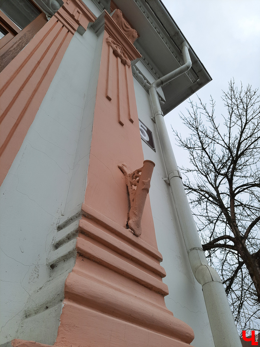 Летне-Перевозинская - улица в старой части Владимира. Уникальное место не только благодаря редкому названию.