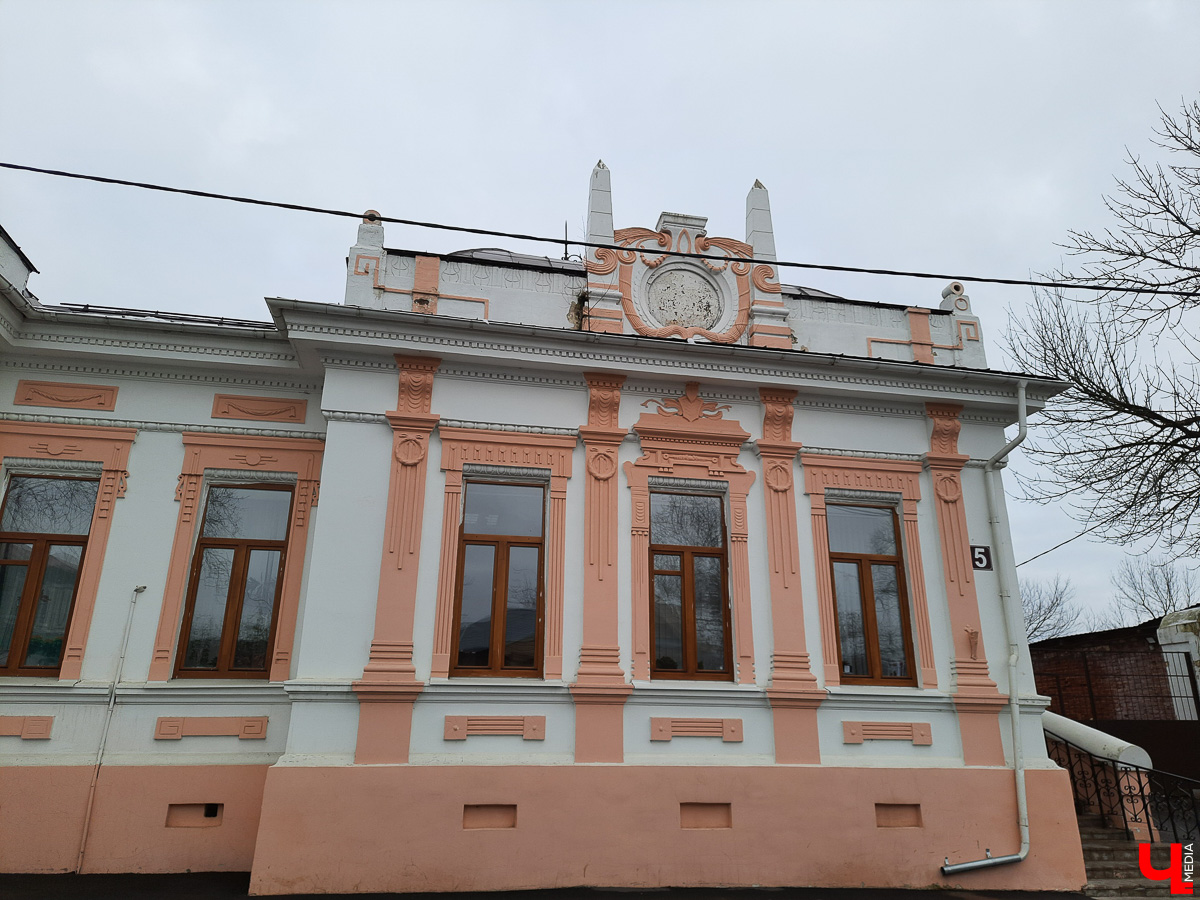 Летне-Перевозинская - улица в старой части Владимира. Уникальное место не только благодаря редкому названию.