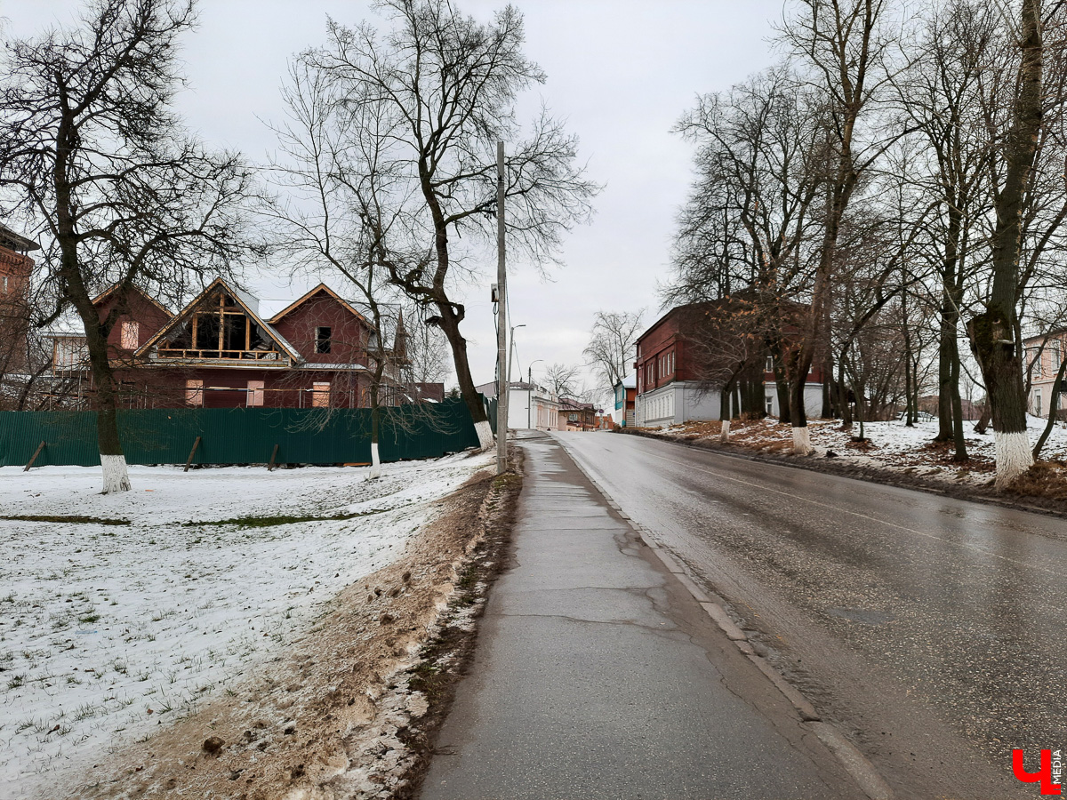 Летне-Перевозинская - улица в старой части Владимира. Уникальное место не только благодаря редкому названию.