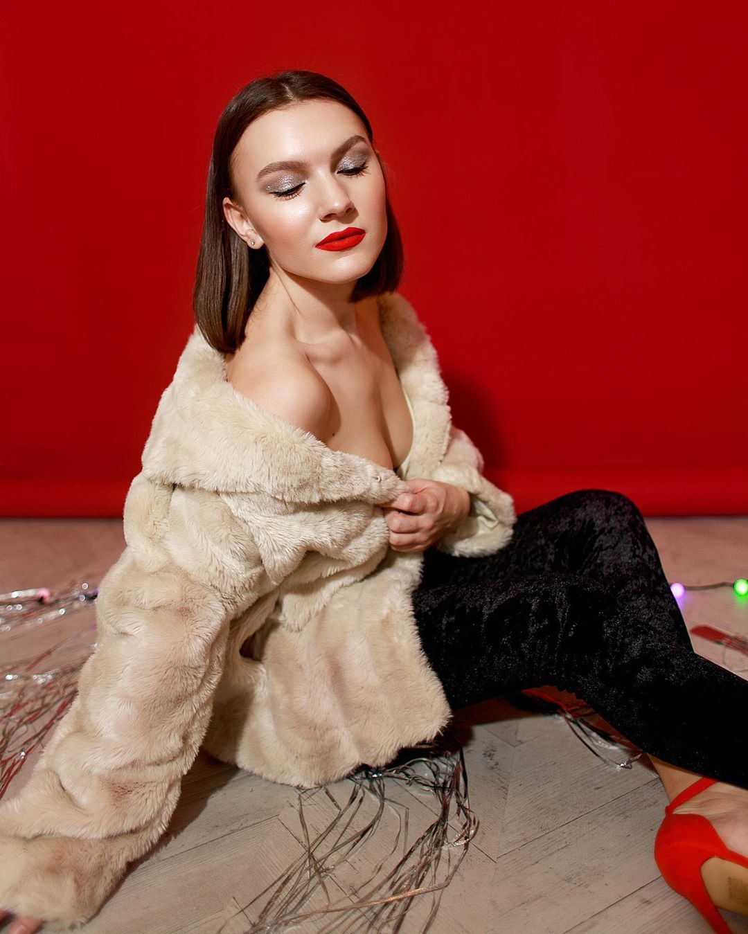 Кожа в холодное время года требует особого внимания. Учимся подбирать и правильно наносить уходовые средства, чтобы сиять даже без макияжа