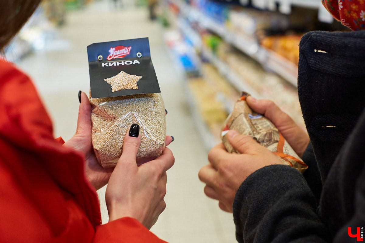 Шеф Roulet и книжный блогер приготовили вегетарианский салат для приличного человека: с киноа, ажурным баклажаном и огненными черри