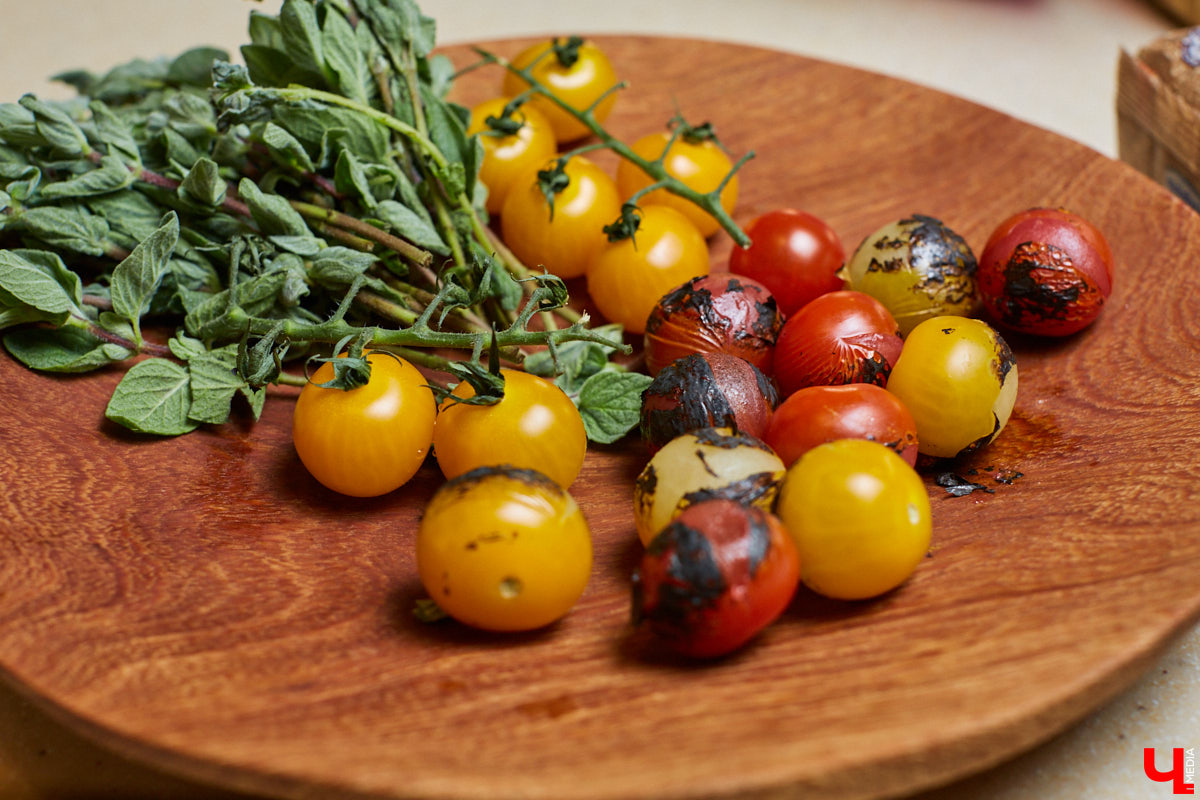 Шеф Roulet и книжный блогер приготовили вегетарианский салат для приличного человека: с киноа, ажурным баклажаном и огненными черри