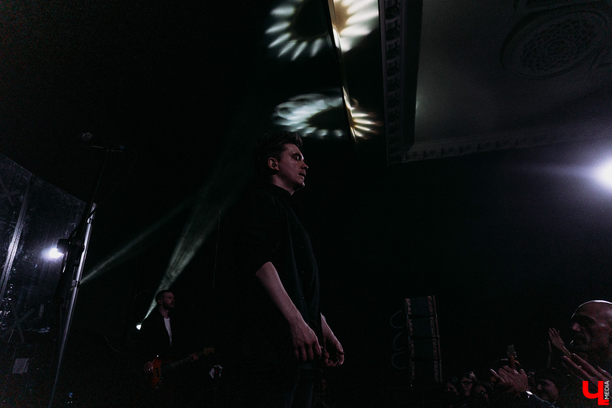 Разговариваем с петербургской группой «Аффинаж» в гримерке перед концертом, напоминавшим театральное представление