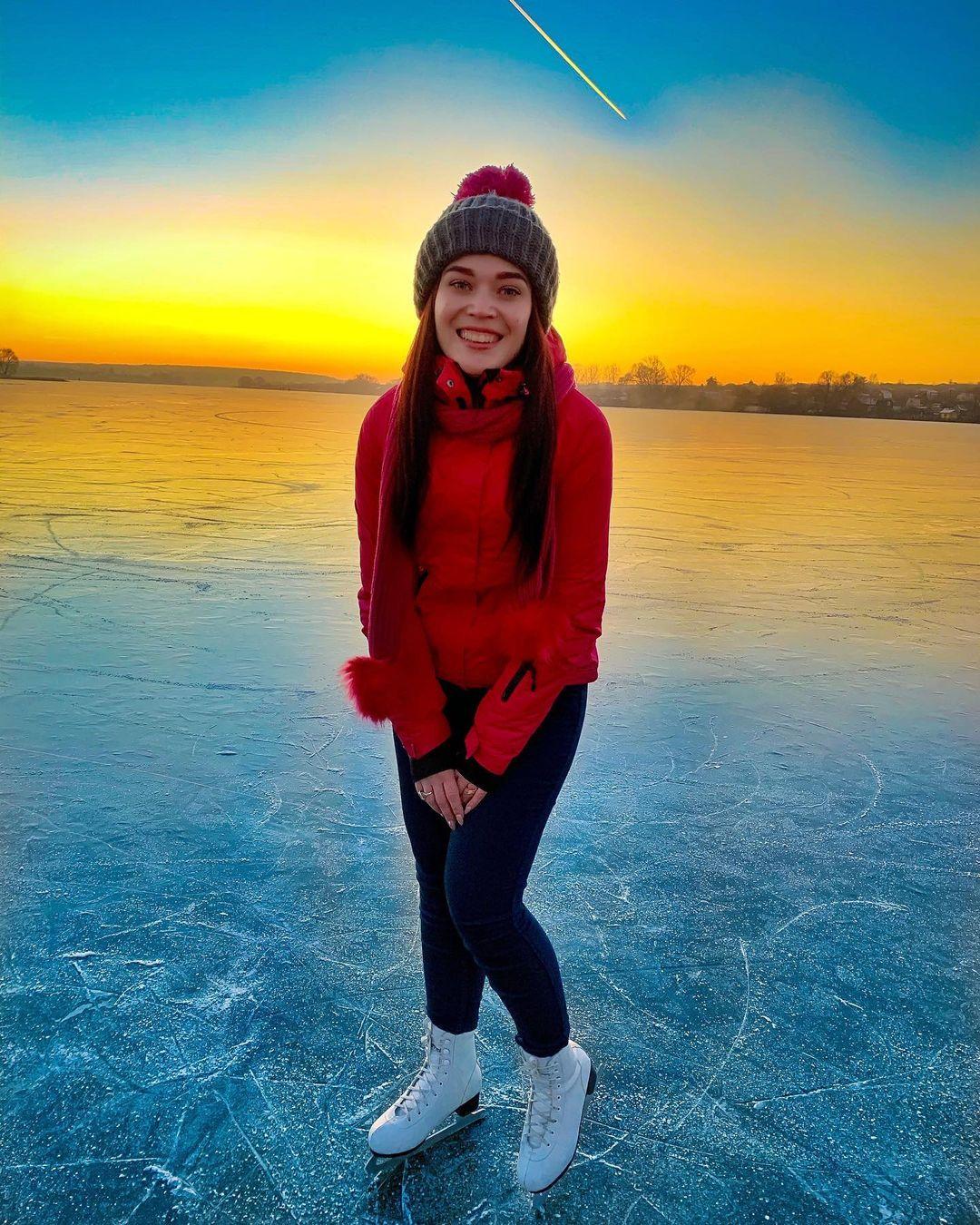 Учимся выбирать природный лед, безопасно кататься и восхищаться красотой леса вместе с горожанами!