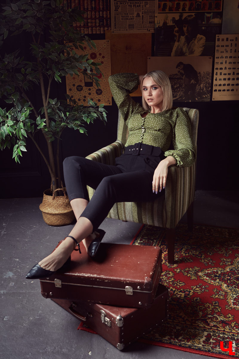 Виктория Силантьева — человек настроения, который любит разные цвета в гардеробе. Все зависит от каждого конкретного дня: таковы правила руководителя отдела маркетинга фитнес-клуба «Атмосфера»