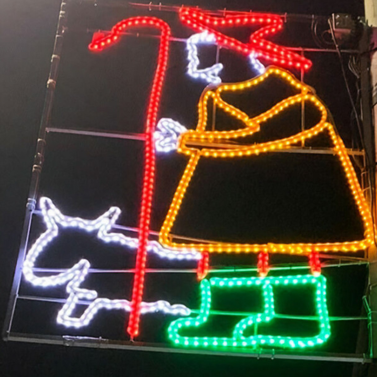 Владимир украсили к Новому году. Это хорошо. Но что могло бы быть сделано лучше?